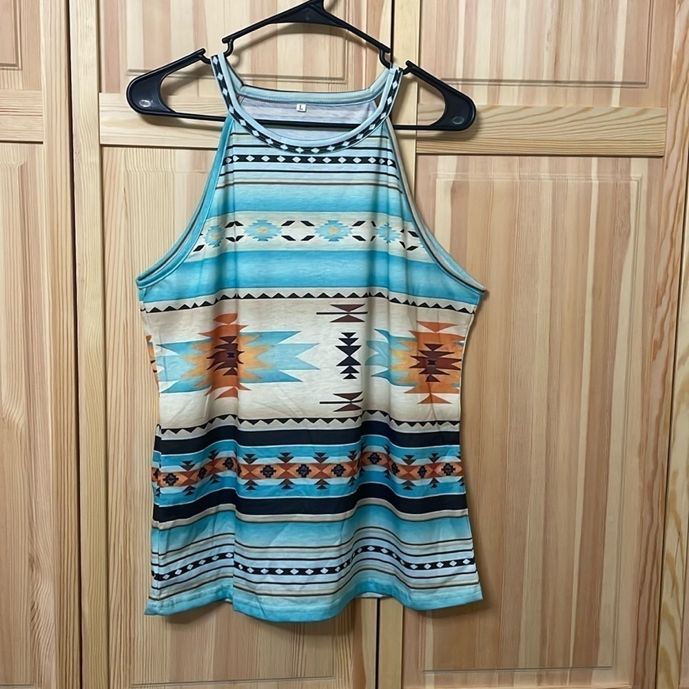 T8. Boutique tank top. Lg.